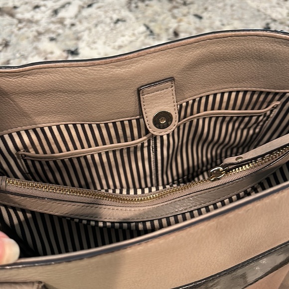 Women’s Kate Spade Tote purse - Picture 3 of 4